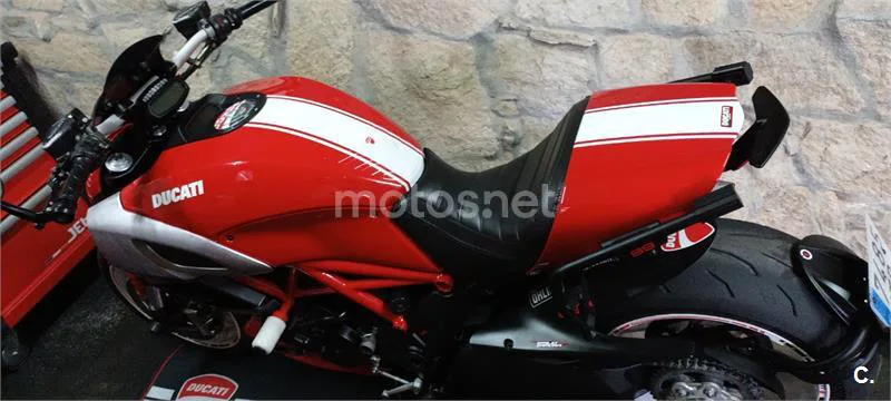 Ducati Diavel 12.600 € 2013 Pontevedra - 1