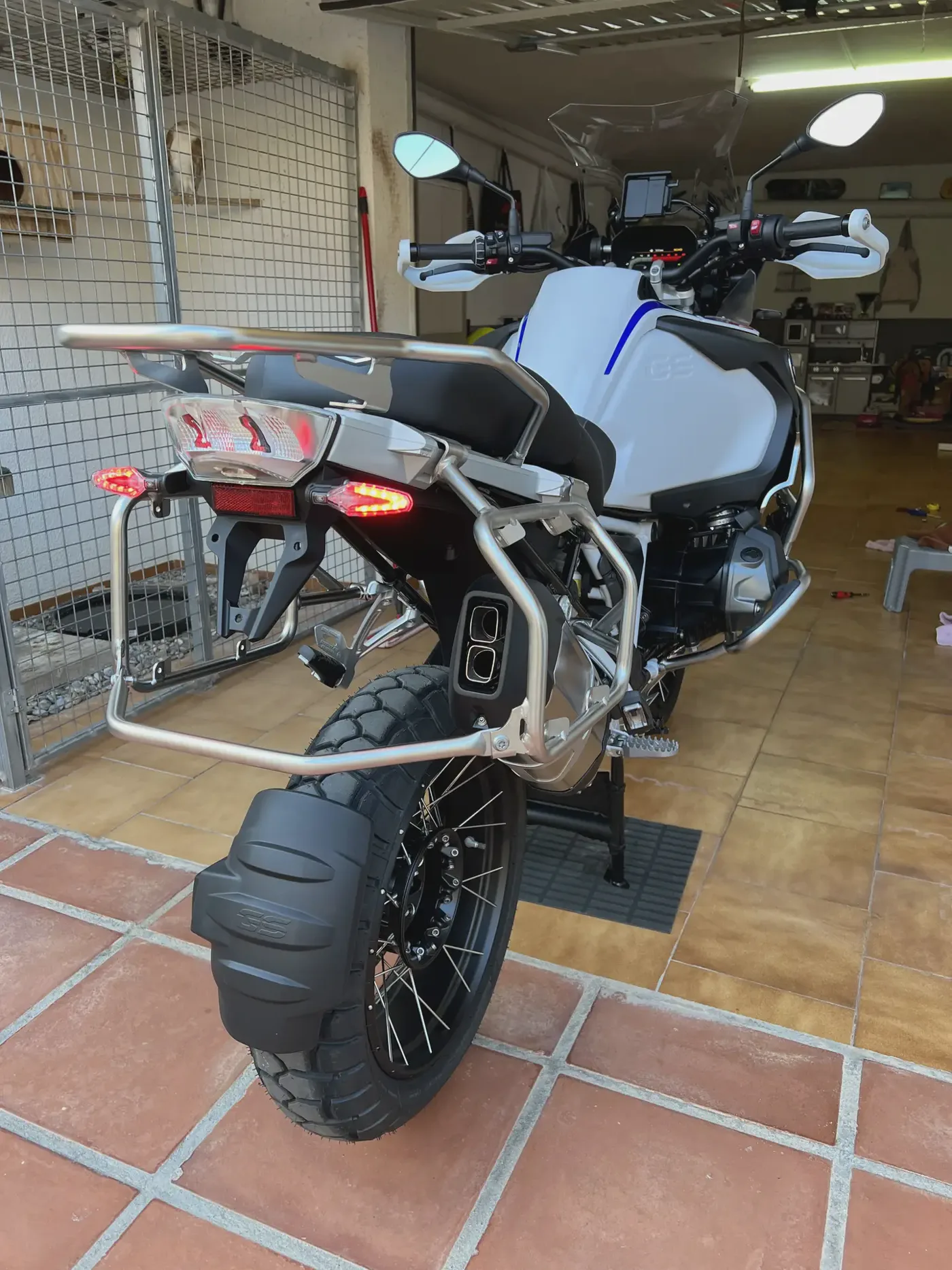 BMW R 1250 GS Adventure 23.900 € 2022 Huesca - 1