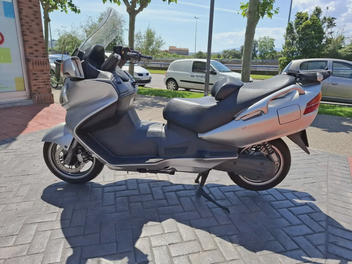 Suzuki Burgman 650 2300 € 2003 La Rioja - 1