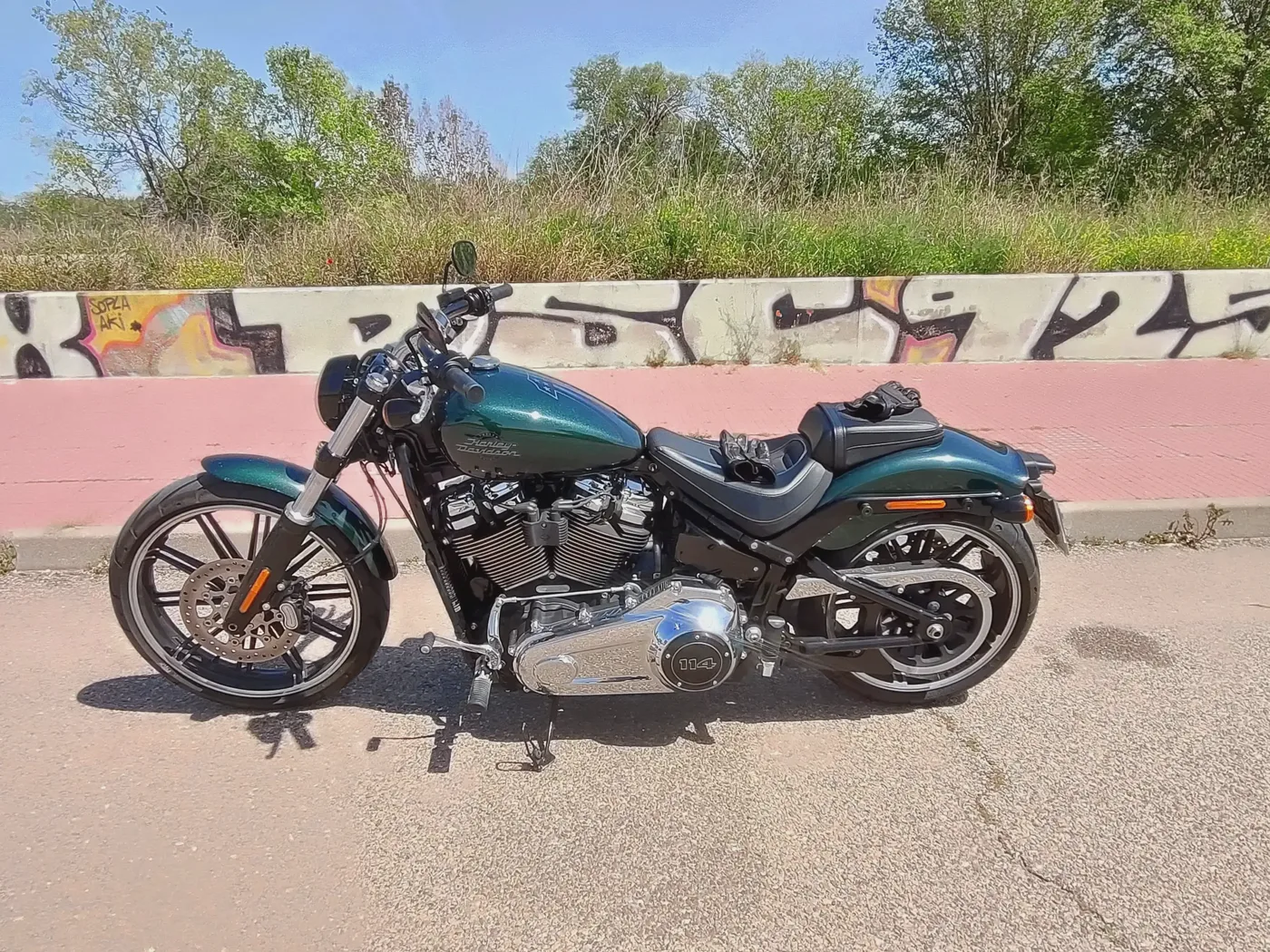 Harley-Davidson Breakout - Vista 1