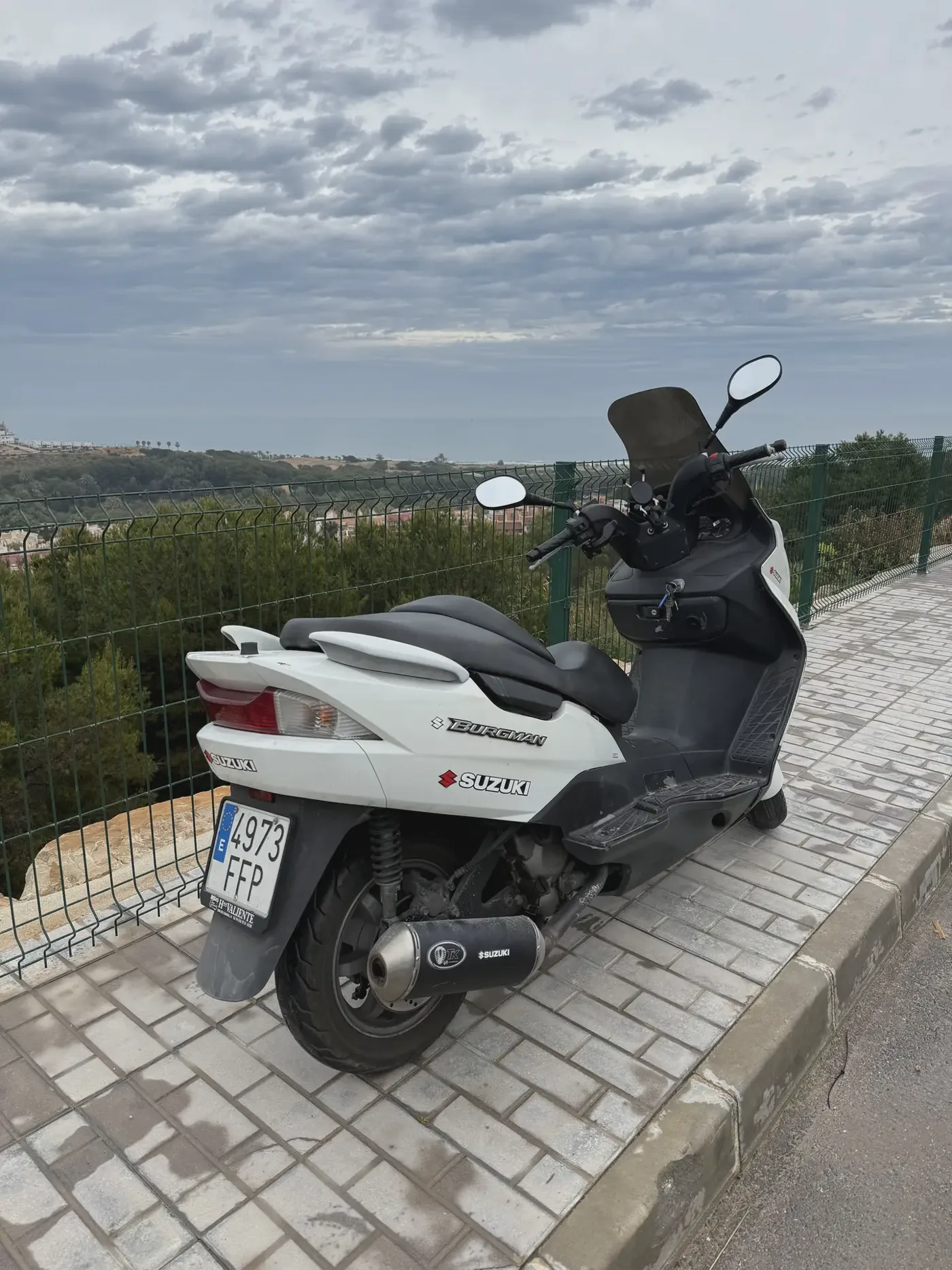 Suzuki Burgman 125 1590 € 2016 Alicante - 1