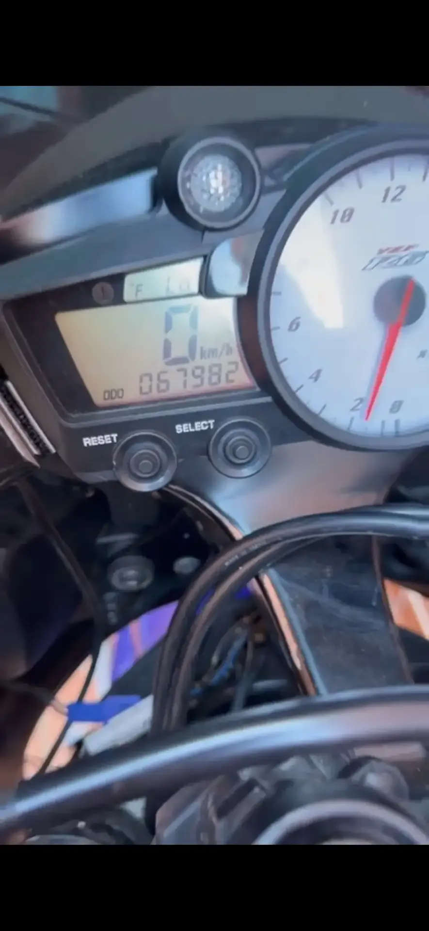 Yamaha YZF-R6 - Vista 1