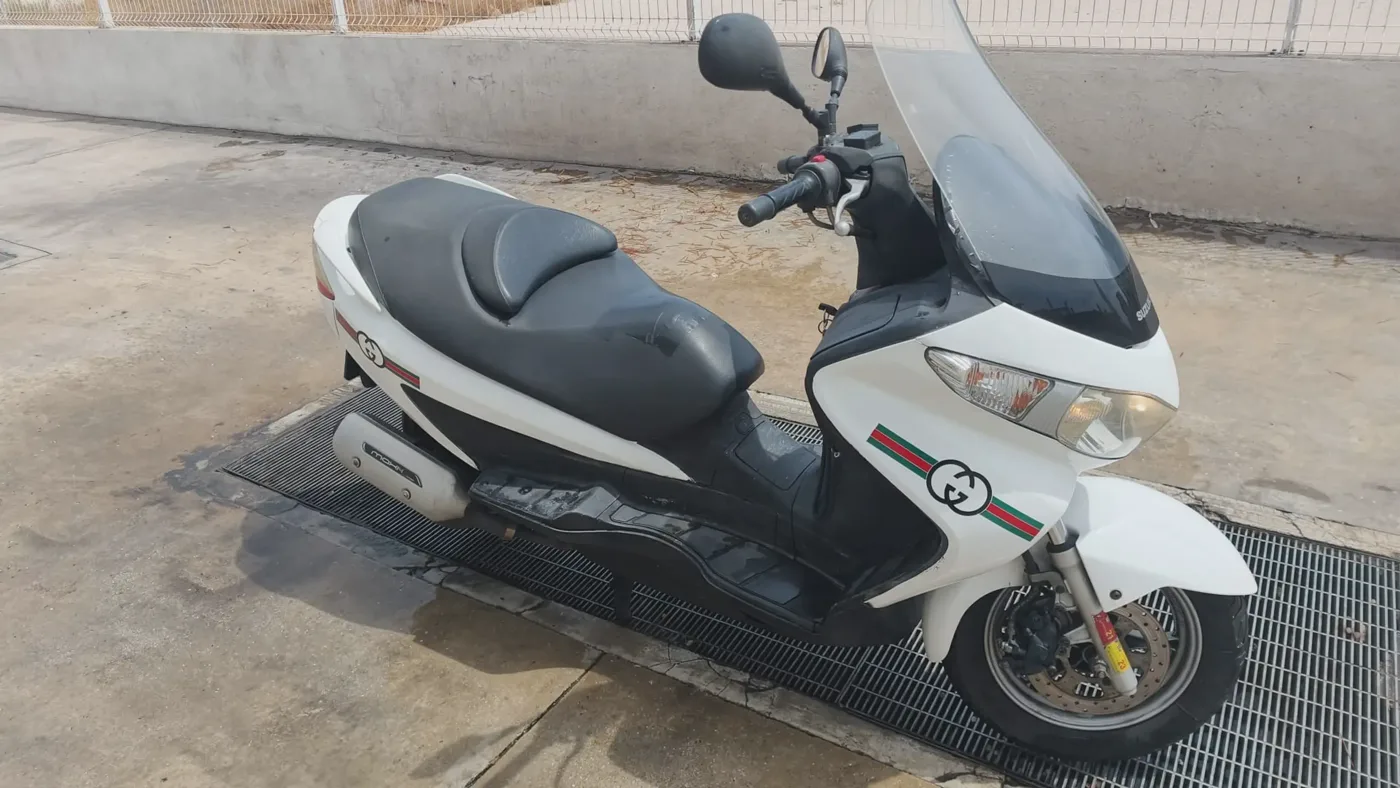 Suzuki Burgman 125 - Vista 1