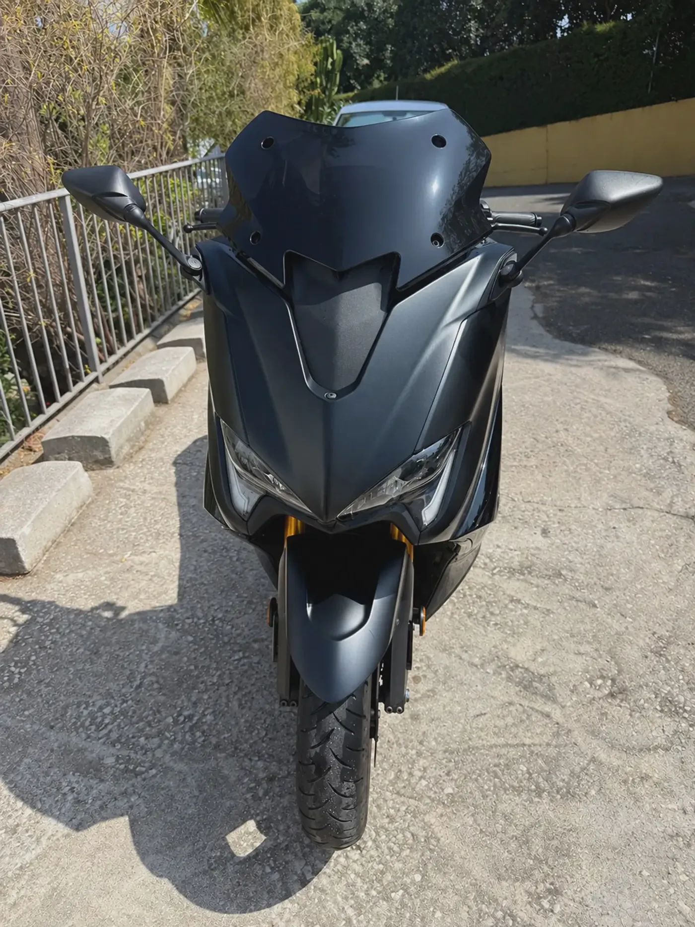 Yamaha TMAX 560 - Vista 1