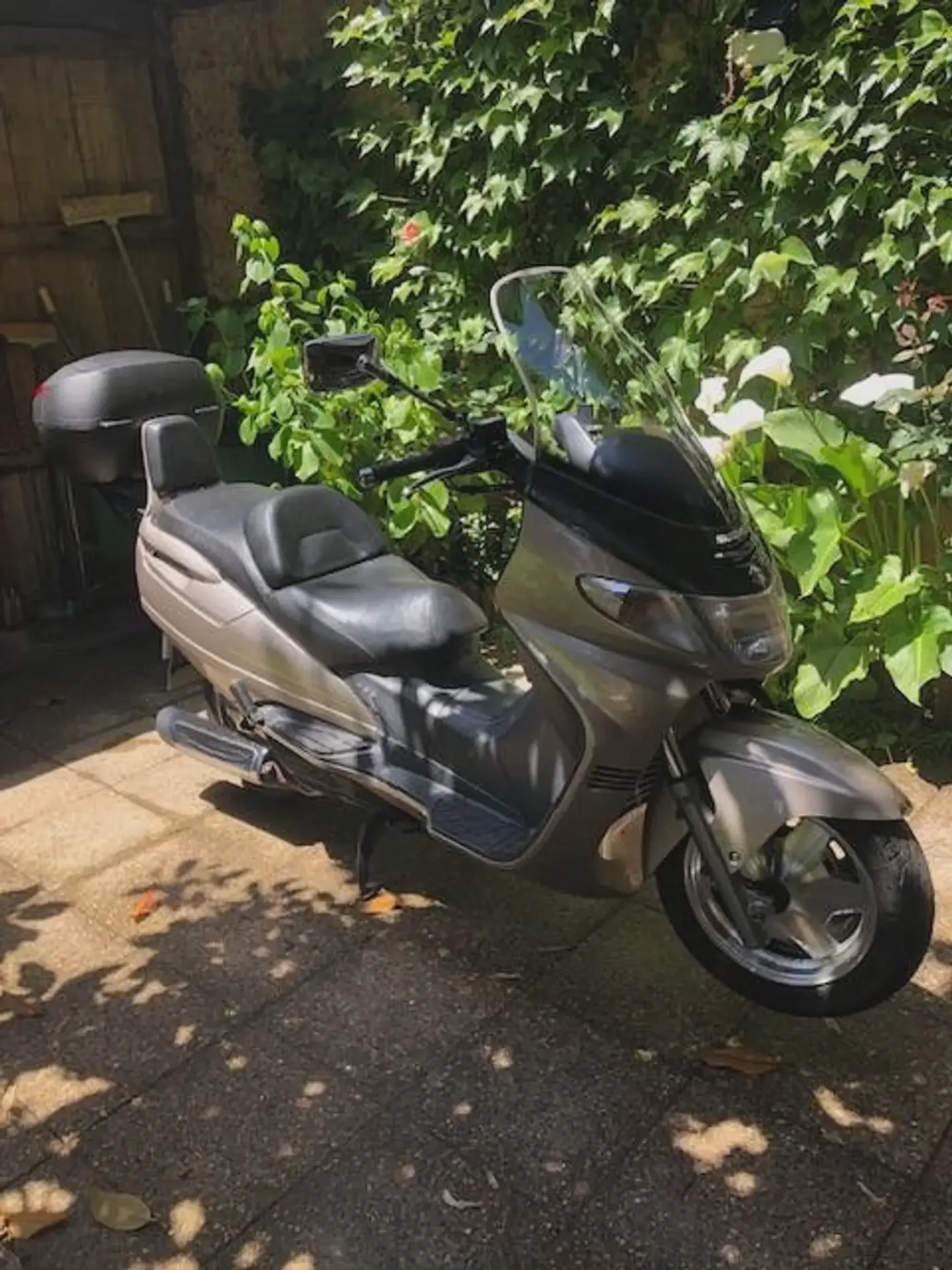 Suzuki Burgman 250 1900 € 1999 León - 1