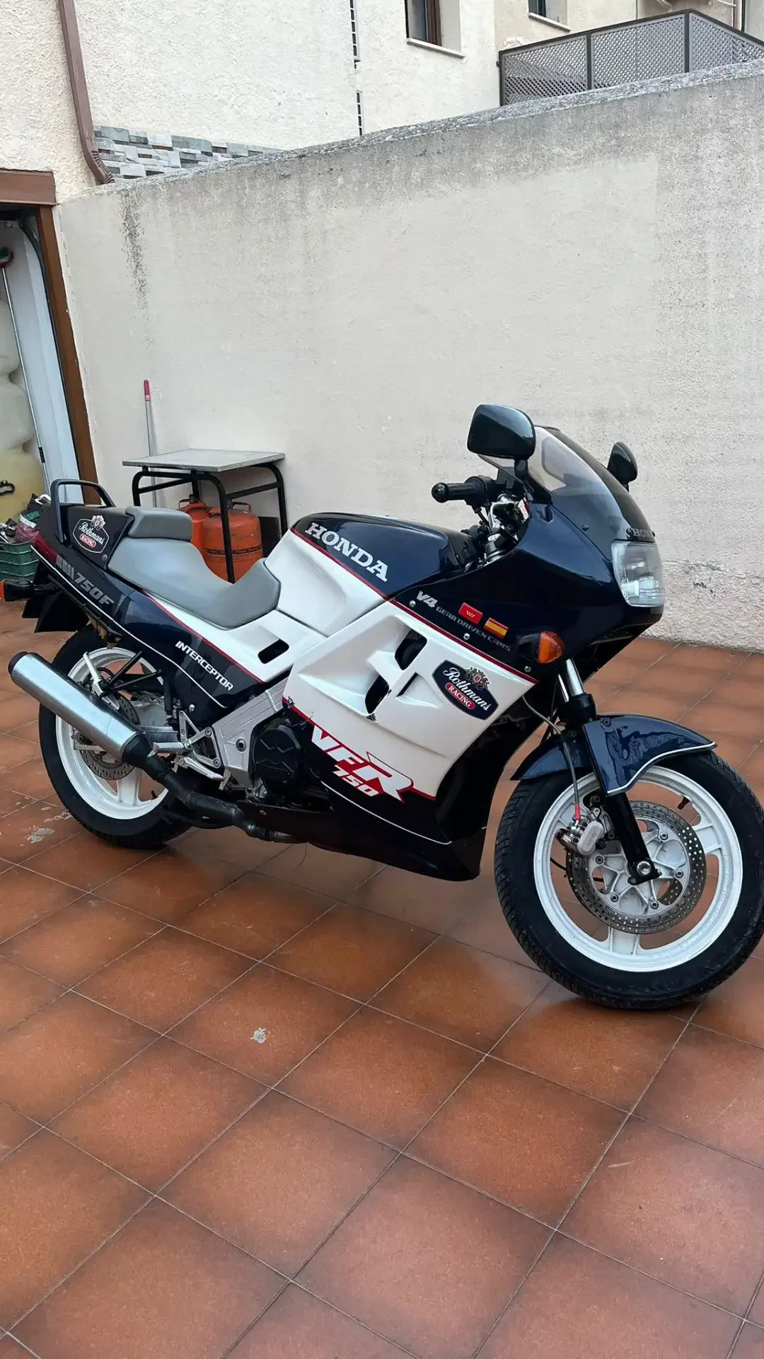 Honda VFR750F - Vista 1