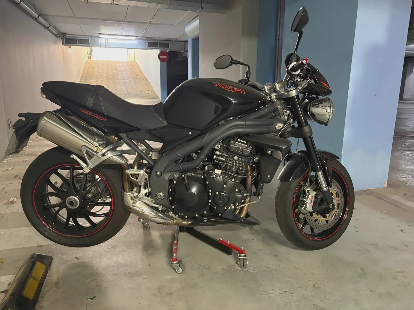 Triumph Speed Triple 1050 7500 € 2009 Navarra - 1