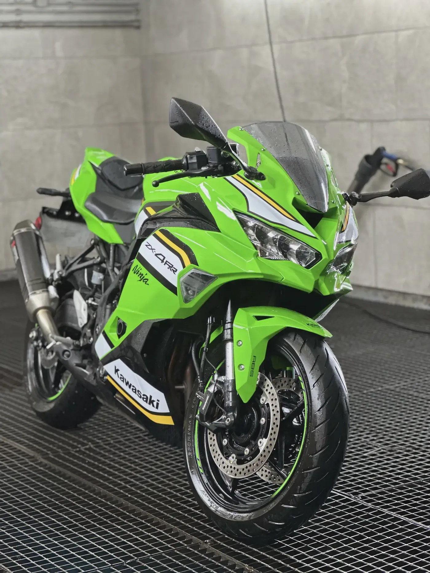 Kawasaki ZXR400 - Vista 1