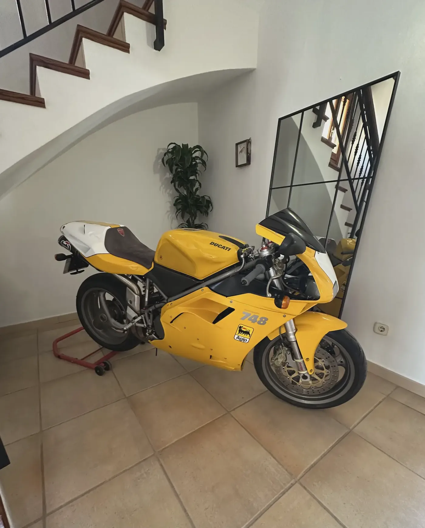 Ducati 748 - Vista 1