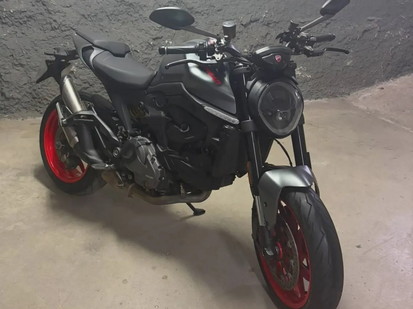 Ducati Monster 937 - Vista 1