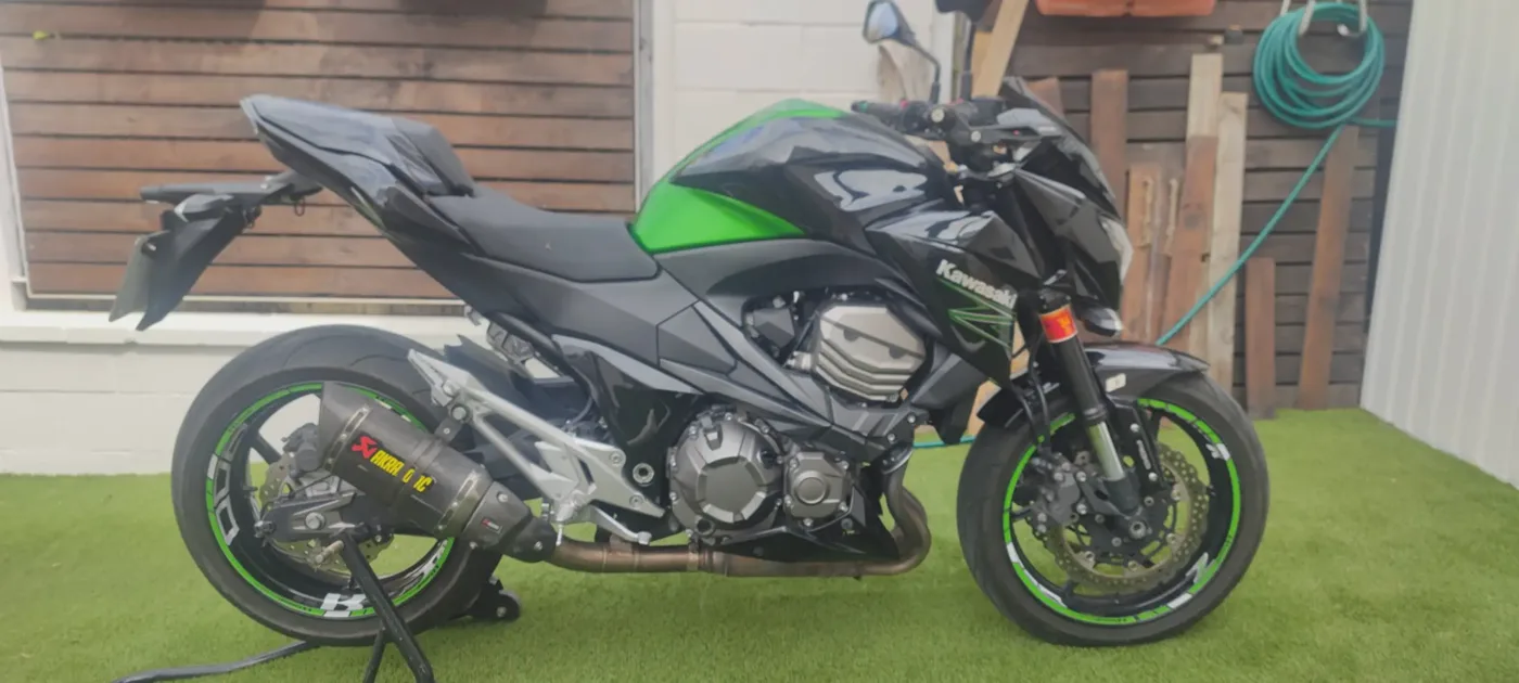 Kawasaki Z800 - Vista 1