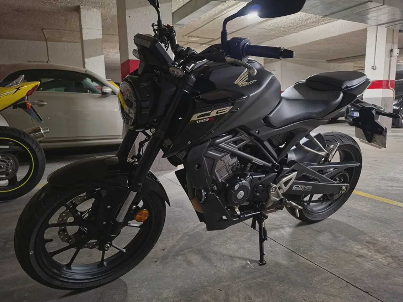 Honda CBR125R - Vista 1